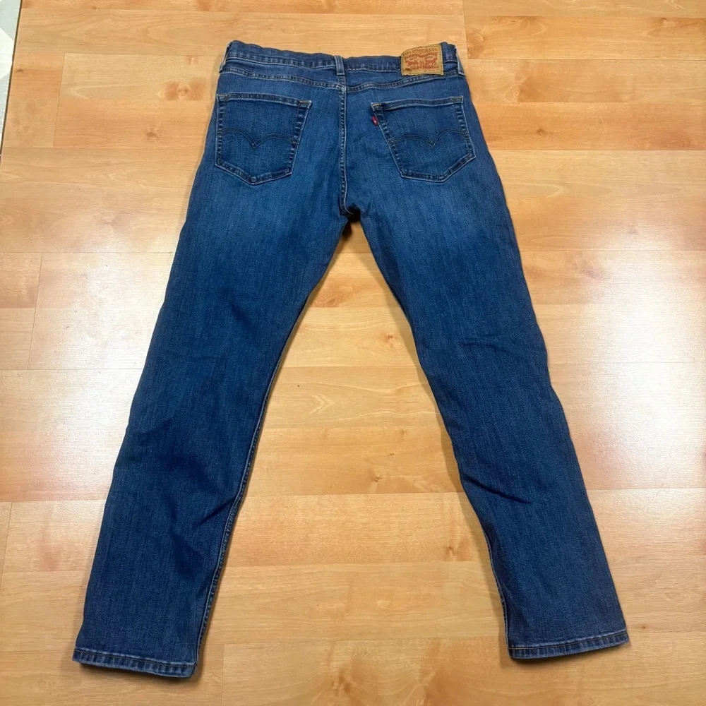 Levis men’s medium